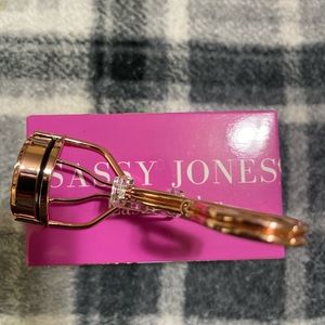 Sassy Jones Eyelash Curler